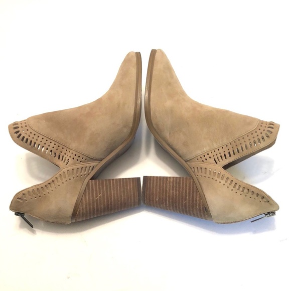 Vince Camuto Tan V-Sides Back Zip Block Heel Suede Ankle Boots 8M - Picture 5 of 16